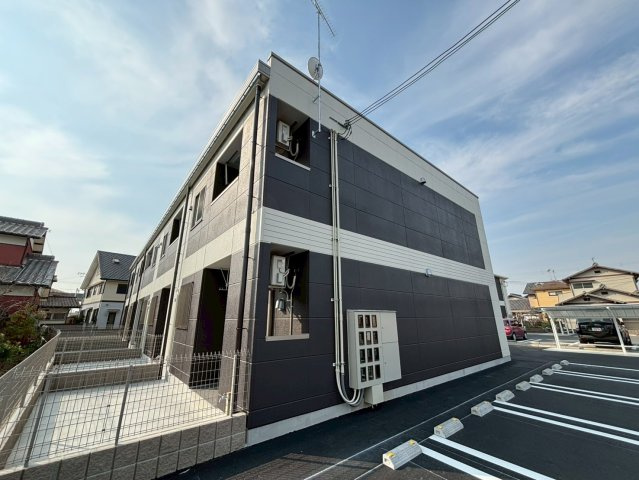 メゾンスズナの外観