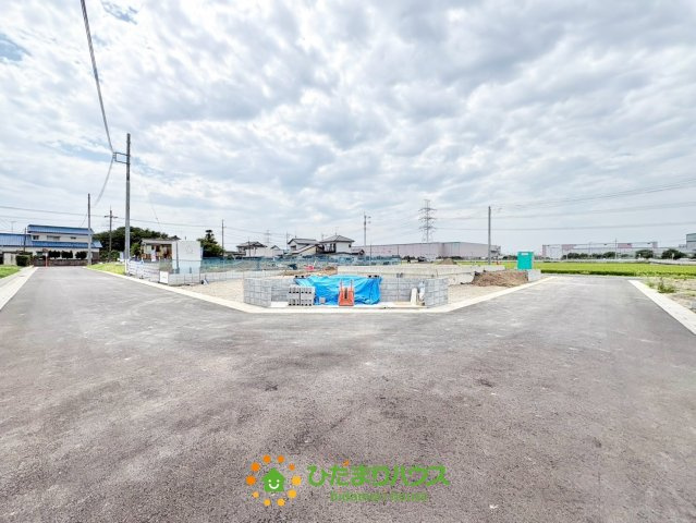 幸手市神扇第1　新築一戸建て　03　クレイドルガーデンの前面道路含む現地写真|2026年8月3日　撮影