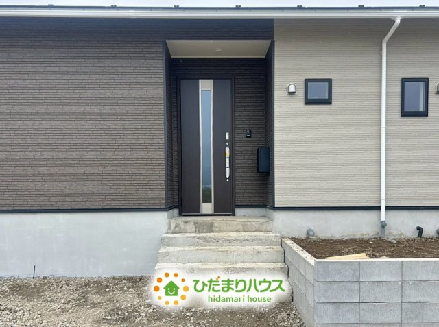 幸手市神扇第1　新築一戸建て　03　クレイドルガーデンの玄関