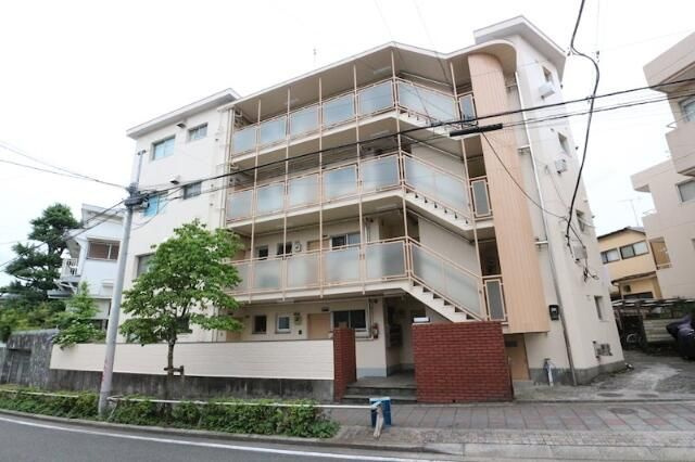 駒留マンションの外観