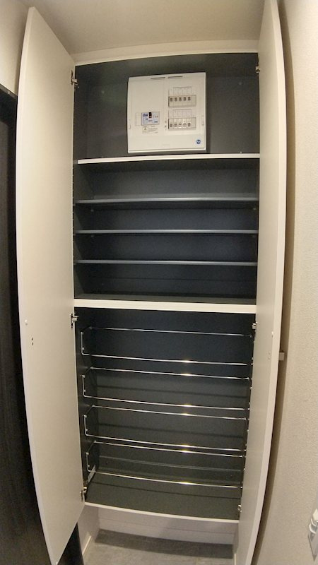 ホワイトヒルズ国立 の玄関