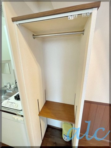 中野区本町１丁目のアパートの収納