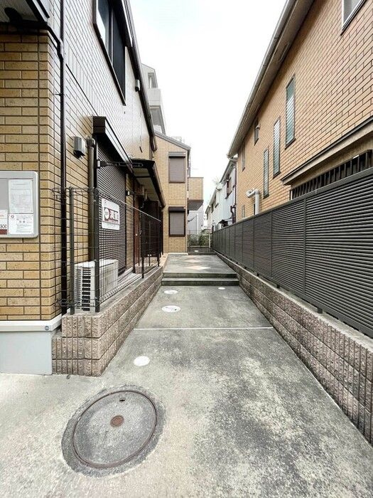 フローラ小金井のエントランス
