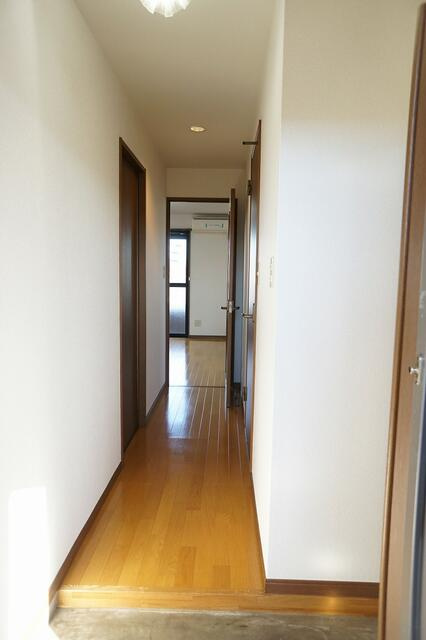 稲城市東長沼の賃貸マンションの玄関|玄関廊下