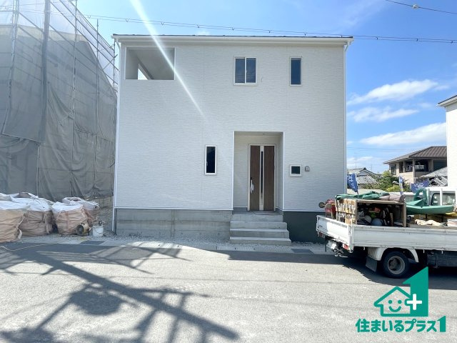 ★京田辺市薪天神堂　第9期　新築一戸建ての外観|安心の10年保証！外観を美しく保ち、雨水で汚れを落とします！気になることがありましたら、お気軽にお問い合わせください！