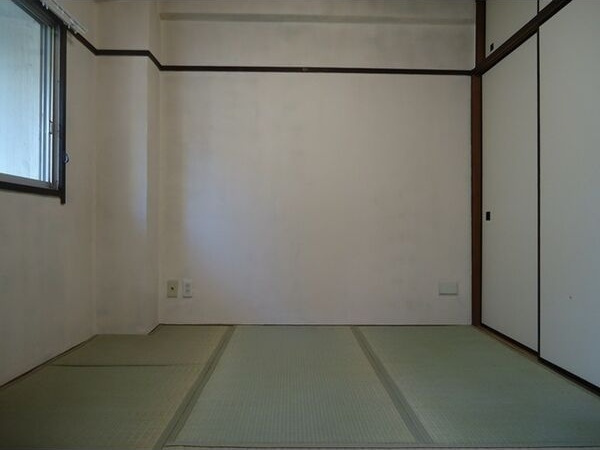 池下ウエストマンションの和室
