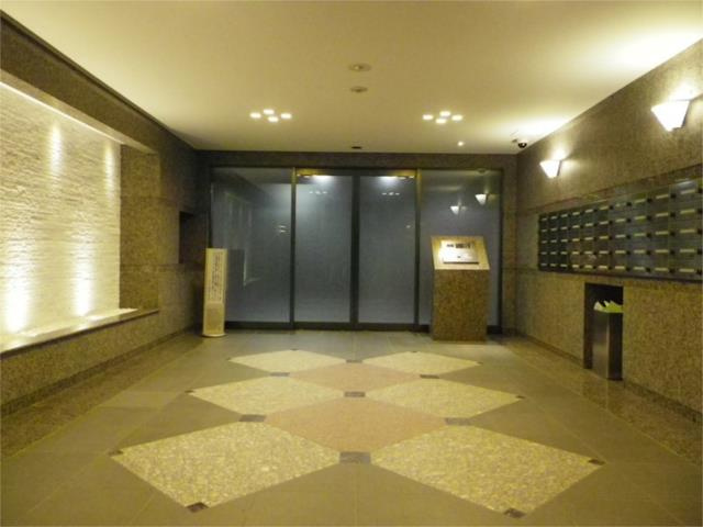 狛江市岩戸北４丁目の賃貸マンションのロビー