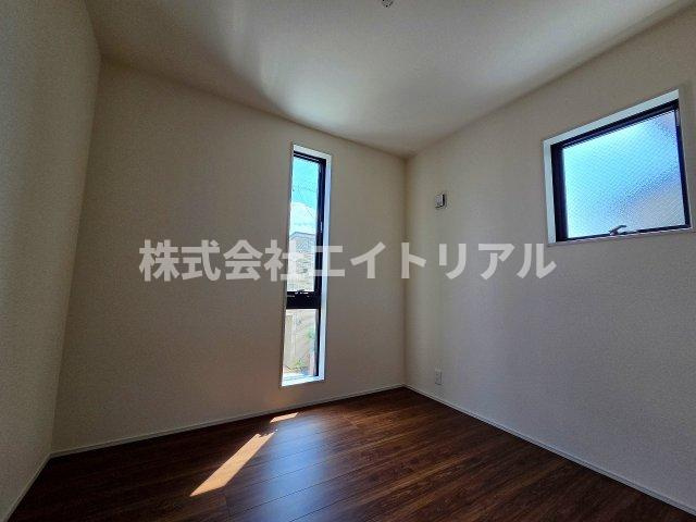 美濃加茂市古井町下古井　新築戸建　全2棟の洋室|2階　洋室5帖　西