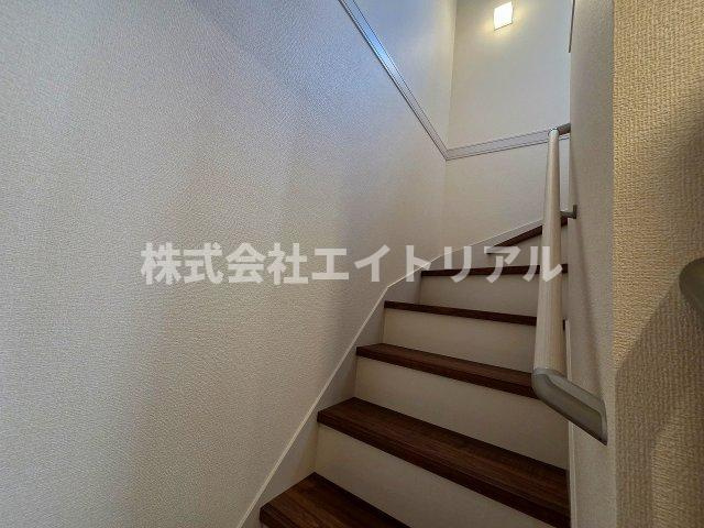 美濃加茂市古井町下古井　新築戸建　全2棟のその他|階段
