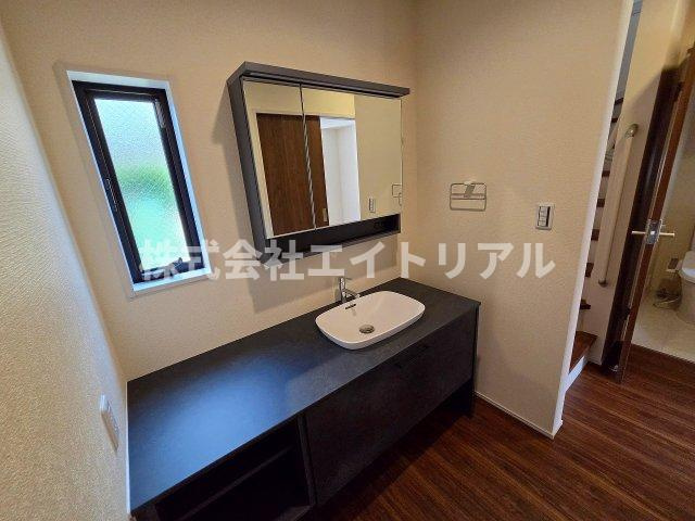 美濃加茂市古井町下古井　新築戸建　全2棟の独立洗面台|1階