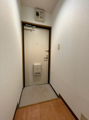 アドラブール西大阪の玄関