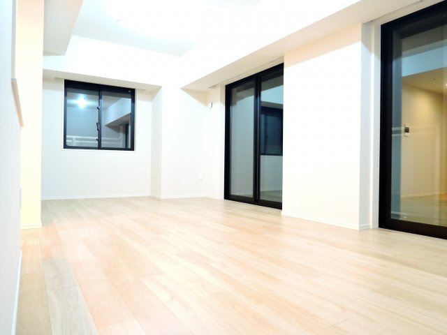 高槻市白梅町の賃貸マンションの居間・リビング|写真は同マンション別部屋イメージ写真
