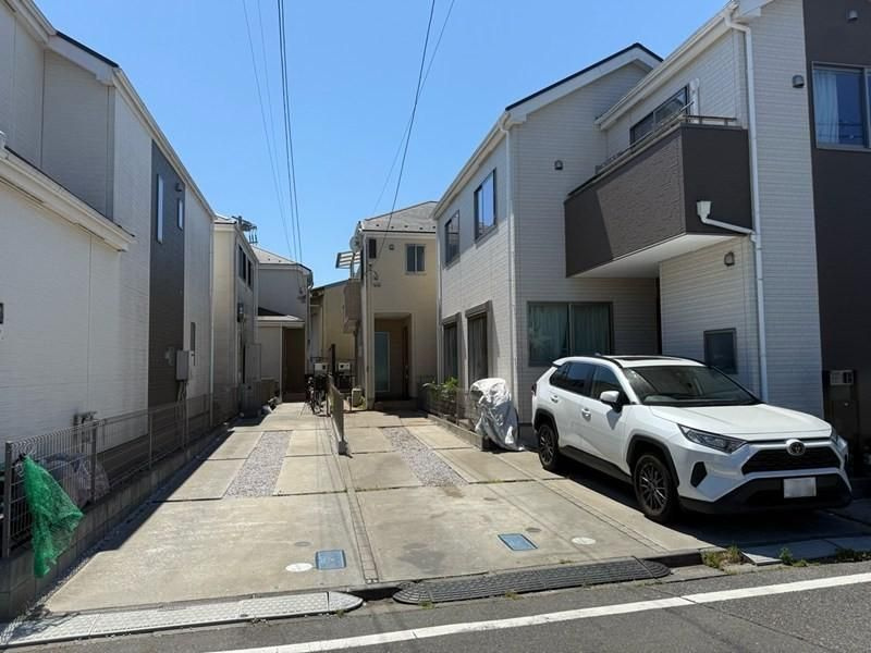 東村山市恩多町５丁目の中古一戸建の駐車場