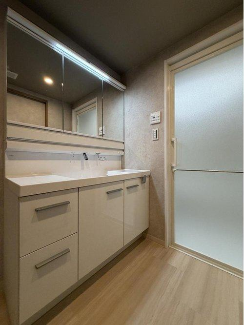 府中市宮町１丁目の中古マンションの洗面所|洗面化粧台