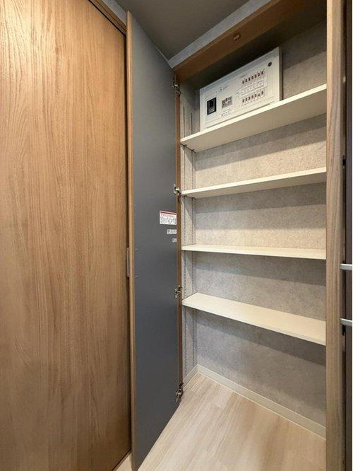 府中市宮町１丁目の中古マンションの洗面所|浴室収納