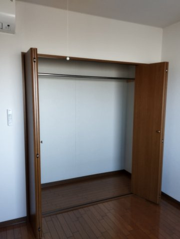 クレスト本町の収納