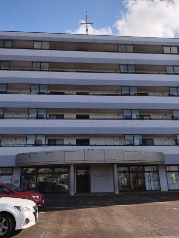 クレスト本町の外観
