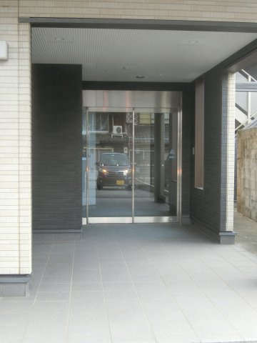アヴニール立町のエントランス