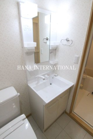 ロワール伊勢宿の独立洗面台
