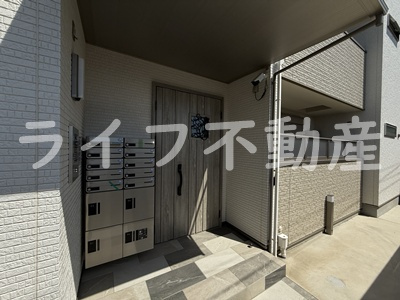 クリエオーレ東石切町のエントランス