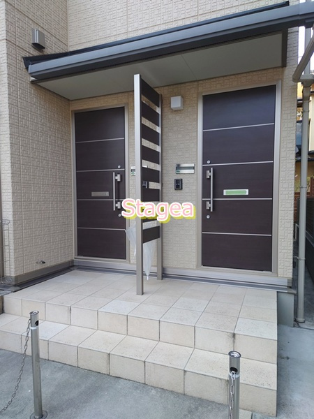 シャルム新都心のエントランス