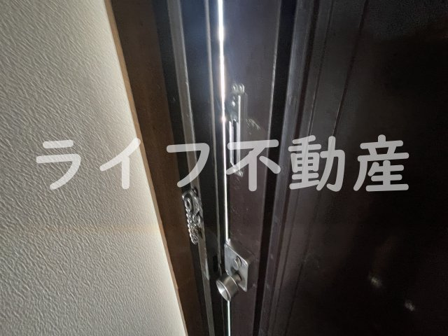 ロイヤルシャトー瓢箪山の玄関|シンプルで使いやすい玄関です