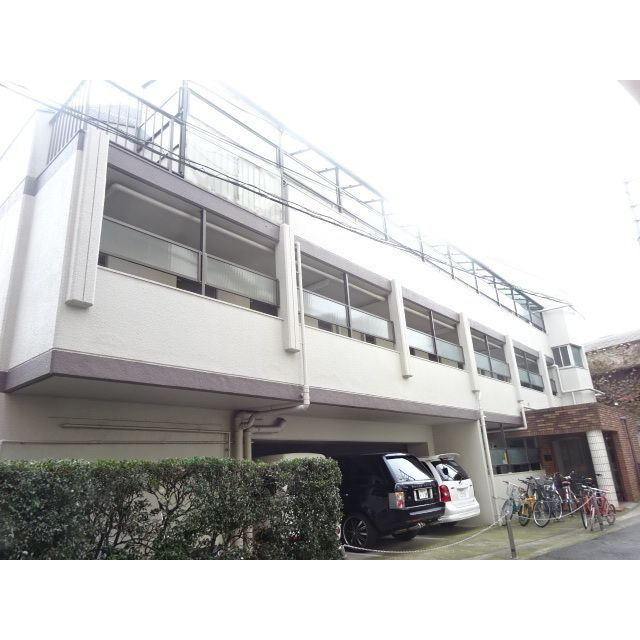 モンシャトー北新宿の外観