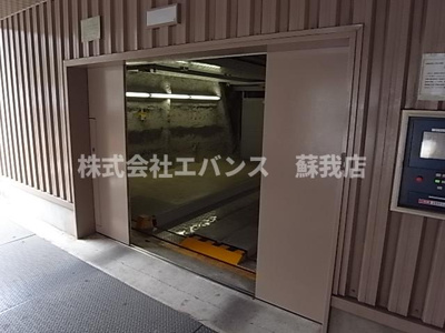 【駐車場】 | ロイヤルクレストOG