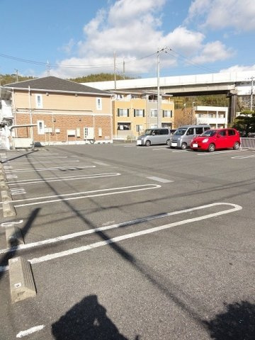 ファミールケイ　Ｄの駐車場