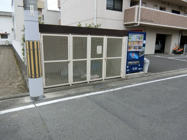 ロイヤルシャトーの周辺