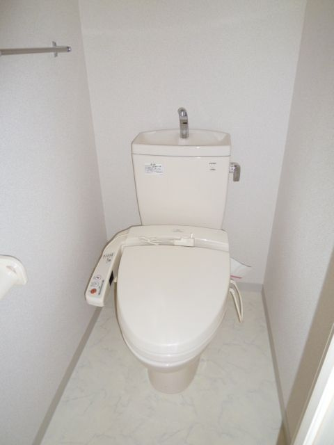 松戸市松飛台の賃貸マンションのトイレ