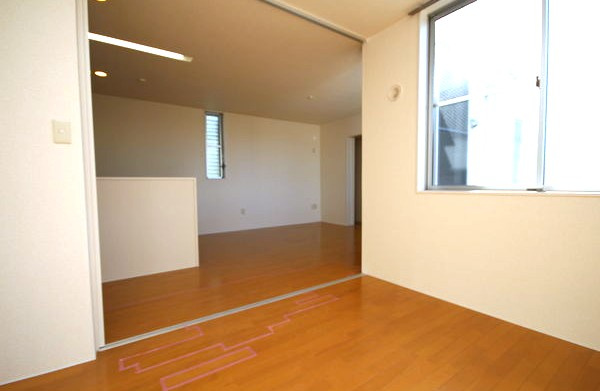 KURIcube北名古屋市沖村Ａの居間・リビング