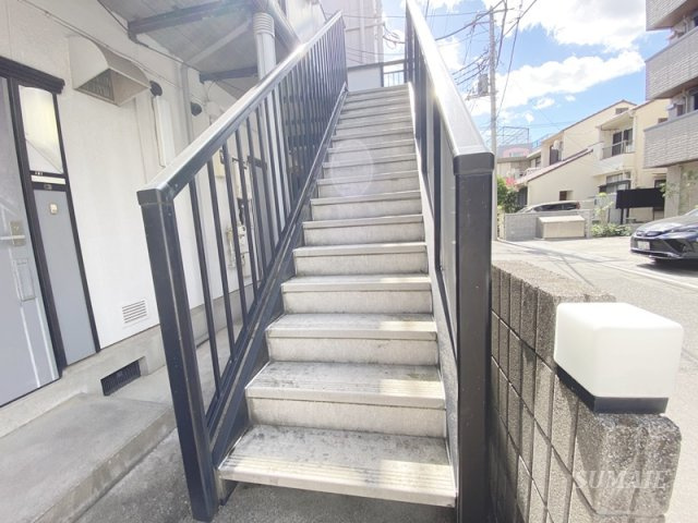チェリーハイツのその他共用部分|共用階段です☆