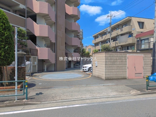 練馬区下石神井3丁目　ライオンズグローベル石神井公園　新耐震基準リノベマンションの駐車場