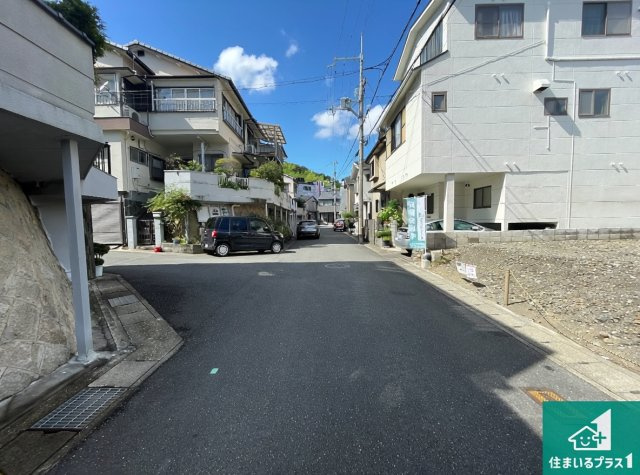 ★京都市山科区川田山田　新築一戸建ての前面道路含む現地写真|周辺は落ち着いた街並みの住宅地！子育てがしやすい住環境です！まだ未完成ですが、現地でしかわからない事もございます。是非一度ご覧ください。