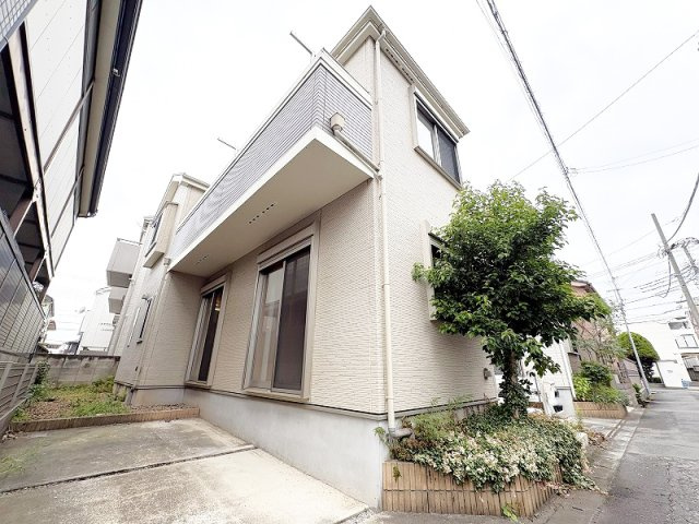 【外観】 | 西東京市中町2丁目　中古一戸建住宅　（保谷店） | 小中学校が徒歩10分以内に揃いお子様の登下校も安心。