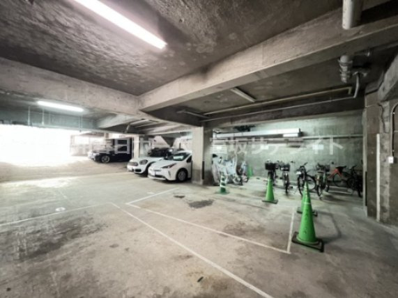 【駐車場】