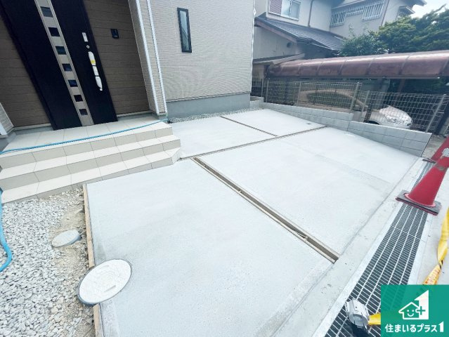 5日(土)6日(日)現地ご見学可能！　神戸市北区鈴蘭台西町　限定1邸の駐車場|駐車スペース！散水栓があるので、こまめに愛車を洗えます！
