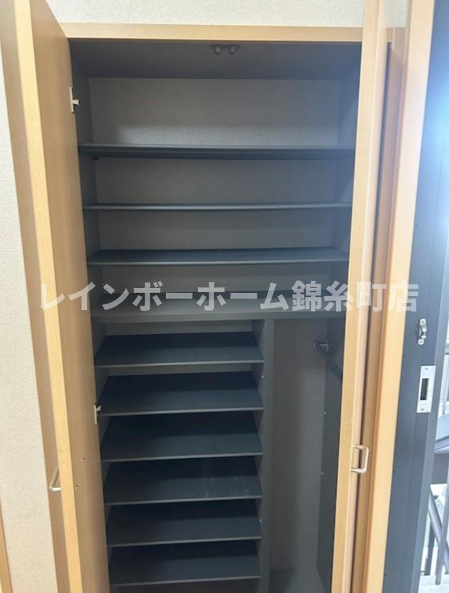 アンリシールⅧの玄関