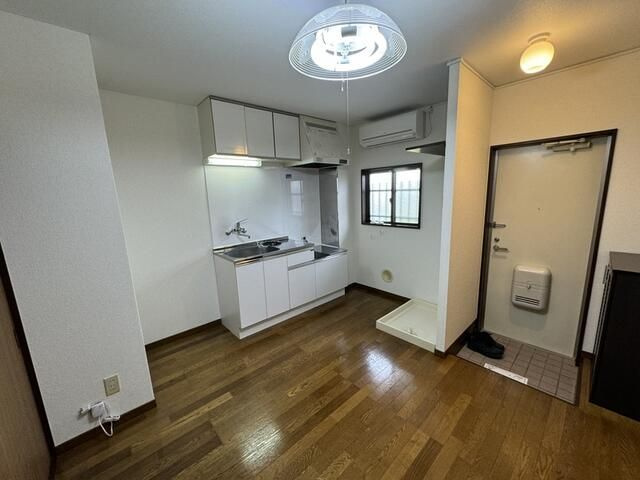 昭島市拝島町３丁目の賃貸マンションの玄関