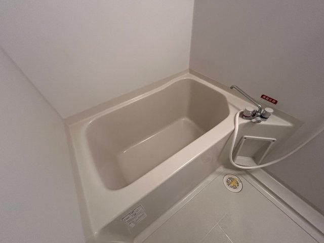 ビガーポリス　１３３　宝塚の浴室|落ち着いた空間のお風呂です