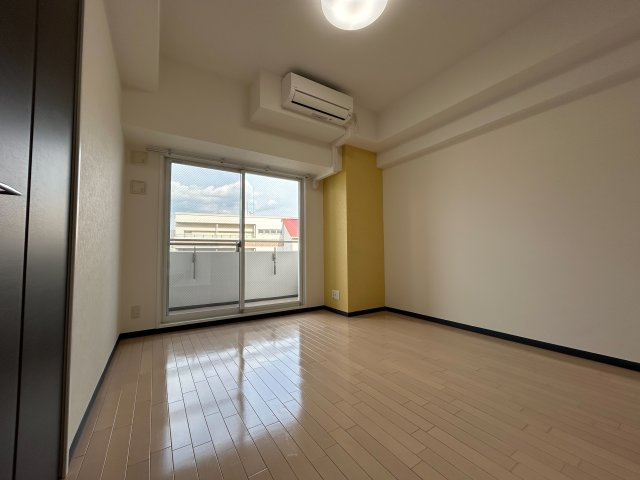 ビガーポリス　１３３　宝塚の居間・リビング|こちらの居間で趣味の時間をお楽しみください