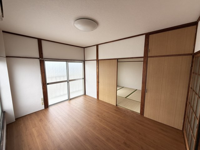 富士コーポの洋室