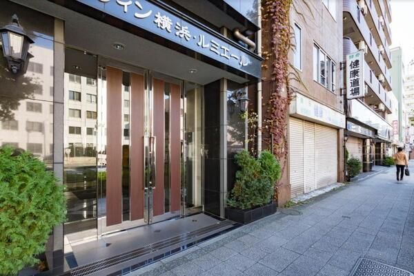 【エントランス】グリフィン横浜・ルミエール