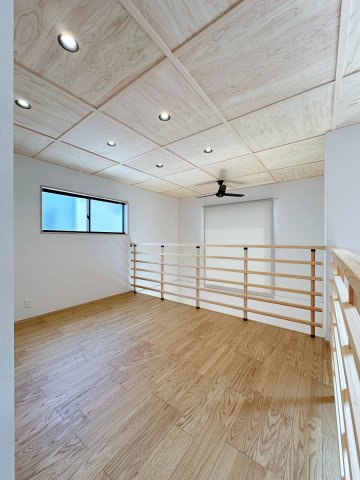 安佐北区深川7丁目 No.17の内装|2階ユーテリティスペース☆
お子様の遊び場やセカンドリビングとして活用できます♪