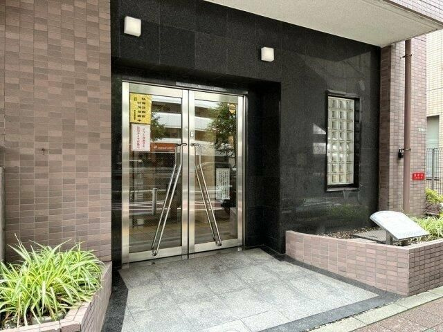 菱和パレス上馬のエントランス