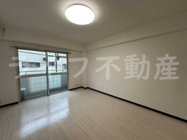 リリーフ明日香新石切の居間・リビング|ゆったりとしたリビングです