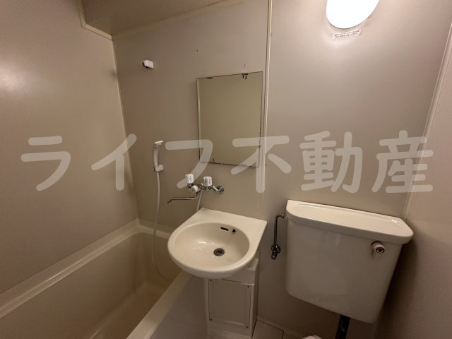リリーフ明日香新石切の洗面所|ゆったりとスペースのある洗面所