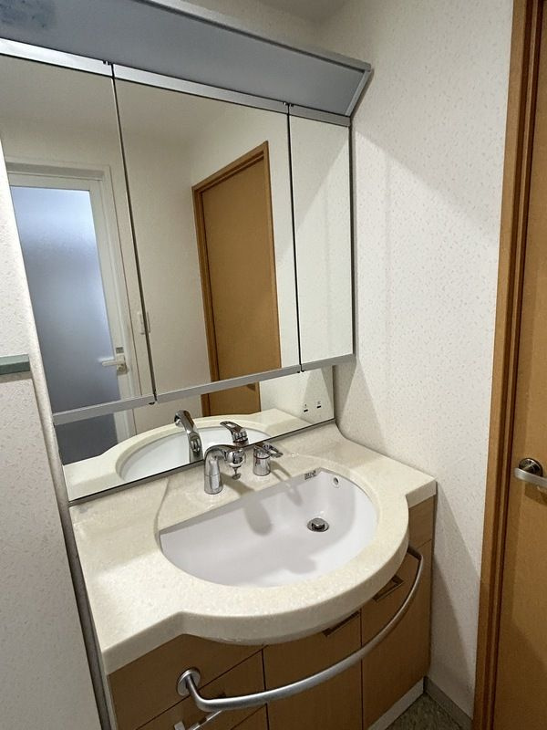 福岡市中央区清川３丁目の賃貸マンションの洗面所