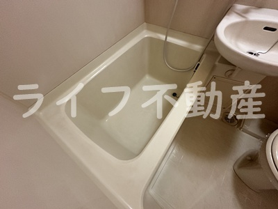 リリーフ明日香新石切の浴室|落ち着いた空間のお風呂です